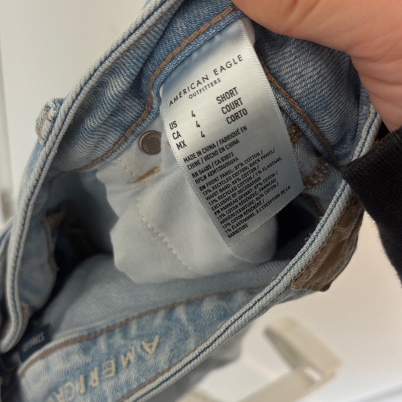 American Eagle Light Blue Strigid Mom Jeans Size 4 Short - Picture 10 of 11